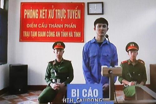Xét xử 2 'con nghiện'