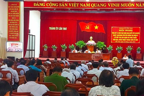 Cần Thơ tổng kết 15 năm xây dựng và phát triển văn học, nghệ thuật