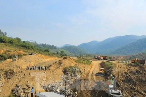 Chặn dòng hồ chứa nước 4,4 nghìn tỷ đồng ở Đắk Lắk