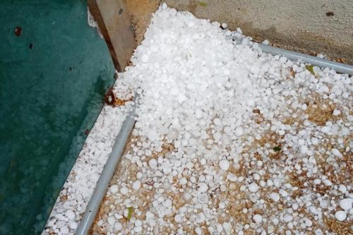Xuất hiện mưa đá, lốc xoáy ở các huyện miền núi Nghệ An
