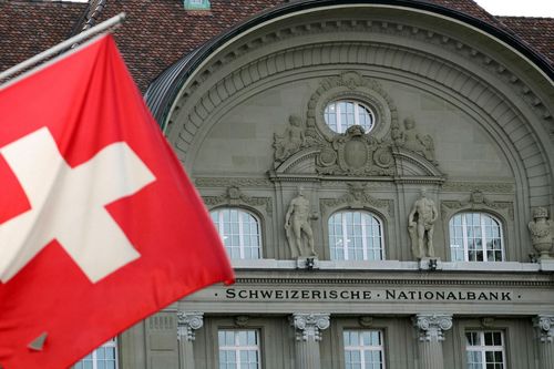 SNB dự kiến vẫn ưu tiên giải quyết lạm phát hơn bất ổn tài chính