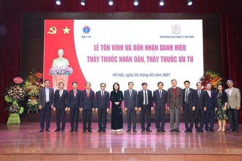 Lập Hội đồng Nhà nước xét tặng danh hiệu Thầy thuốc Nhân dân năm 2023