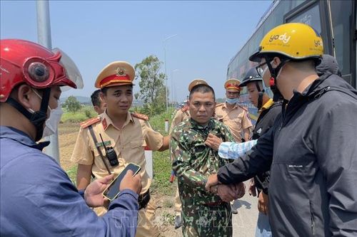 Bắt giữ đối tượng cướp giật tài sản khi đang trốn trên xe khách Bắc - Nam