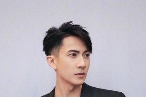 Vóc dáng của nam thần Ngô Tôn nhận được nhiều lời khen ngợi ở tuổi 44