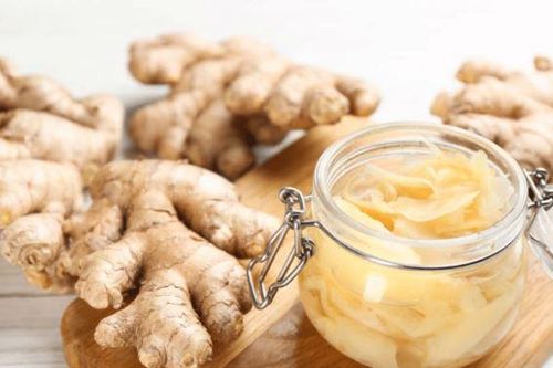 Gừng mua về chỉ vài ngày là héo teo, đem ngâm với nước này vài tháng vẫn tươi ngon dùng quanh năm