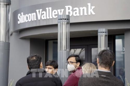 FDIC vướng vào cuộc chiến pháp lý với công ty mẹ của SVB