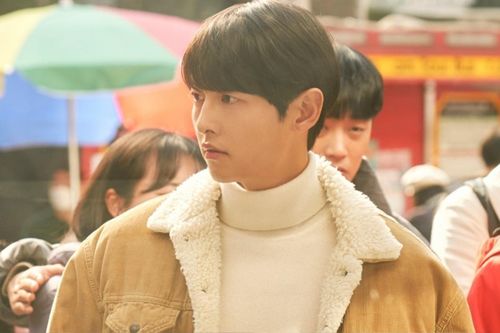 Song Joong Ki và loạt nam thần mặt búng ra sữa nhưng 'tâm cơ thâm hiểm'