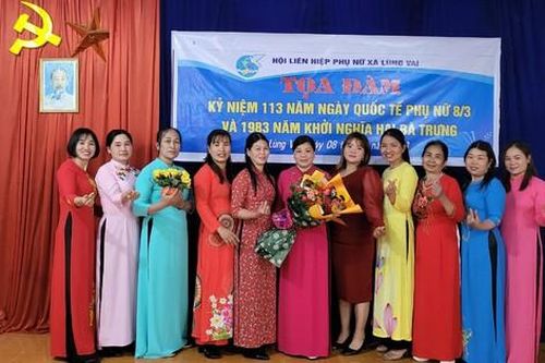 Thu hút phụ nữ vùng biên vào hoạt động văn hóa - văn nghệ