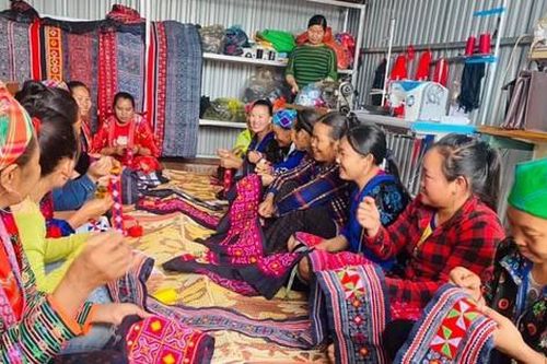 Lan tỏa nhiều mô hình phụ nữ giúp nhau ở huyện Nậm Pồ