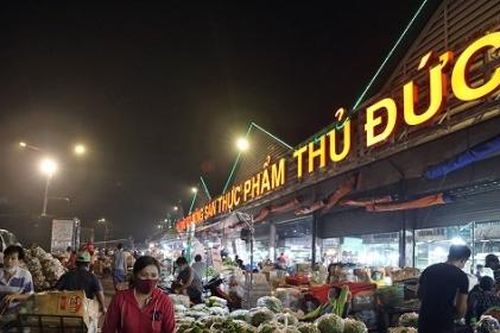 Chợ đầu mối TP.HCM: Liên ngành 'ra quân' chấm dứt tình trạng kinh doanh tự phát, nguy cơ mất an toàn thực phẩm