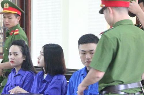 Thuê căn hộ chung cư, rủ bạn đến 'bay lắc'