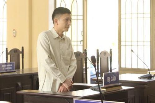 Thanh niên cướp tiệm vàng, chạy đến nhà Trưởng Công an huyện xin đầu thú