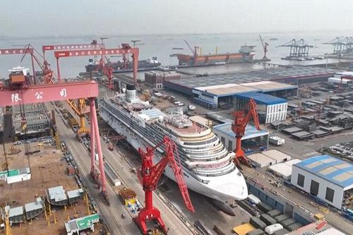 Cận cảnh siêu du thuyền tự đóng đầu tiên của Trung Quốc