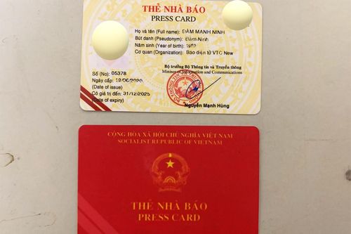 Tạm giữ tài xế làm giả thẻ nhà báo để xin bỏ qua vi phạm giao thông