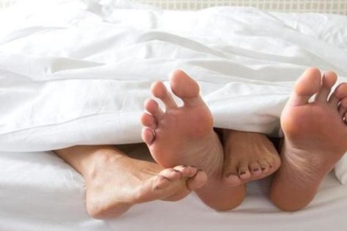 Tai nạn bất ngờ vì bắt chước cảnh nóng trong phim