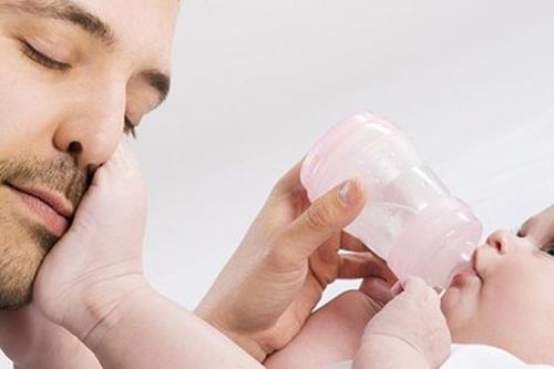 Đàn ông cần biết về chế độ thai sản với lao động nam để không mất quyền lợi