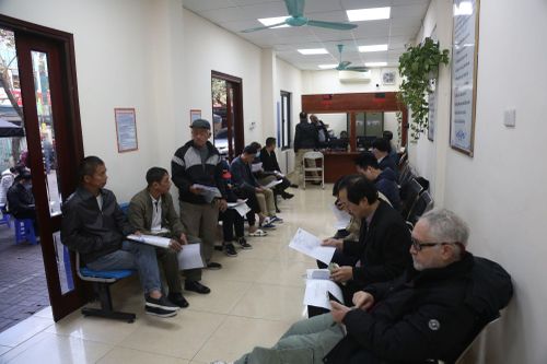 Phản ánh 'cò mồi' đổi bằng lái xe: Đề nghị Công an xử lý đối tượng chèo kéo, mời chào khách làm dịch vụ