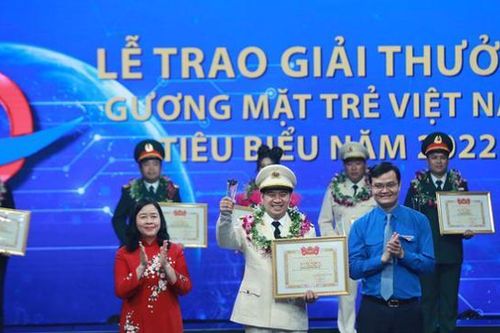 Gương mặt trẻ Việt Nam tiêu biểu 2022: Truyền thông điệp hành động đến giới trẻ