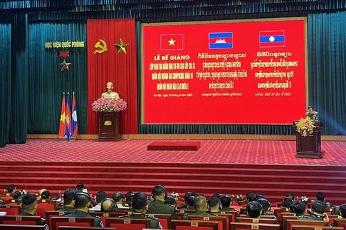 Nâng cao trình độ, năng lực chỉ huy, tham mưu cấp chiến dịch, chiến lược