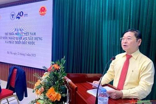 'Trí thức người Việt Nam ở nước ngoài tham gia xây dựng và phát triển đất nước'