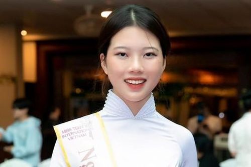 'Nàng thơ' thế hệ Z Uyên Nhi của làng thời trang Việt, 'gây thương nhớ' với nhan sắc ngọt ngào