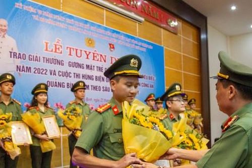 Tuyên dương Gương mặt trẻ Công an Quảng Bình tiêu biểu năm 2022