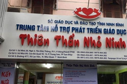 Sa thải giáo viên vì tát vào mặt học sinh