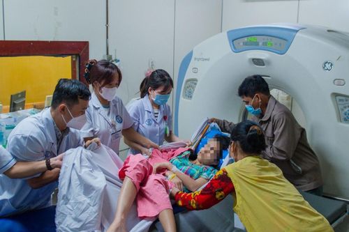 Máy móc ở Bệnh viện Chợ Rẫy thoát cảnh 'đắp chiếu'