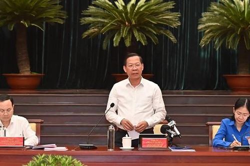 Sinh viên mong cán bộ gen Z không bị bó buộc 'sơ mi trắng, quần tây'
