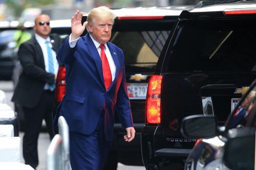 Bồi thẩm đoàn hủy họp, ông Donald Trump tạm thời thoát bị truy tố