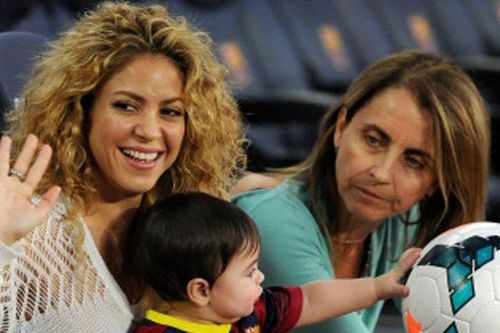 Mẹ đẻ 'tiếp tay' cho Pique ngoại tình sau lưng Shakira