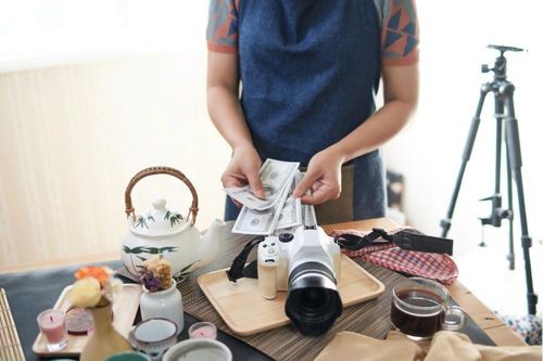 Nhiều khách hàng của Adobe lo sợ các sản phẩm do AI tạo ra sẽ bị 'đánh' bản quyền