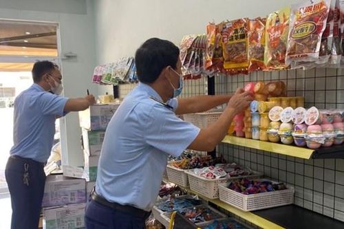 Tạm giữ hơn 3.200 sản phẩm bao gói sẵn do Trung Quốc sản xuất