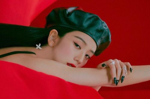 Hết nhận Song Hye Kyo là người Trung, C-net lại chê Jisoo (BLACKPINK) 'ăn cắp' văn hóa