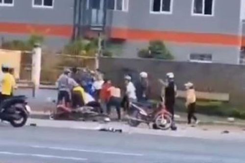 3 phụ nữ trung niên vừa gặp nhau đã lao vào 'cấu xé', biết nguyên nhân ai nấy đều ngán ngẩm