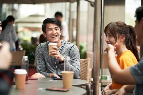 6 thói quen giao tiếp cần loại bỏ để không gây mất lòng đối phương