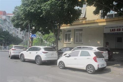 'Chiến dịch' giành lại vỉa hè: Nhiều nơi phớt lờ, ngang nhiên vi phạm