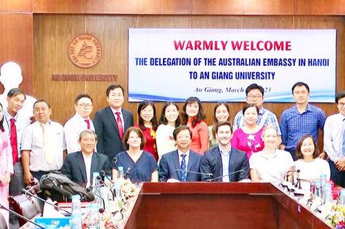 Trường Đại học An Giang làm việc với đoàn công tác Đại sứ quán Úc tại Hà Nội