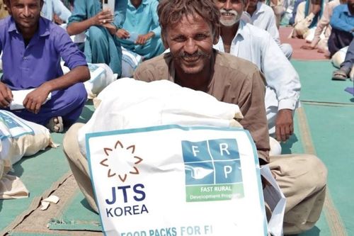 Tổ chức JTS Hàn Quốc cứu trợ lũ lụt tại Pakistan