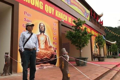 Tuệ Trung Thượng Sĩ là ai ?