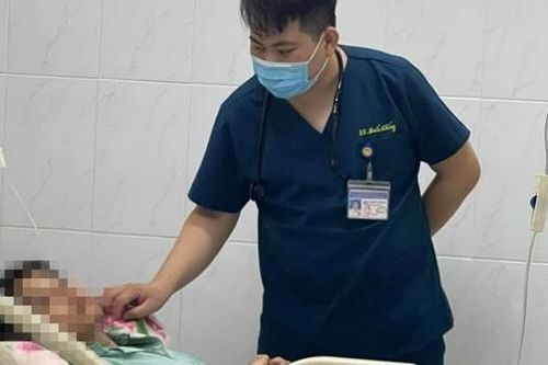 Uống rượu kèm thuốc, 6 nam nữ thanh niên nhập viện