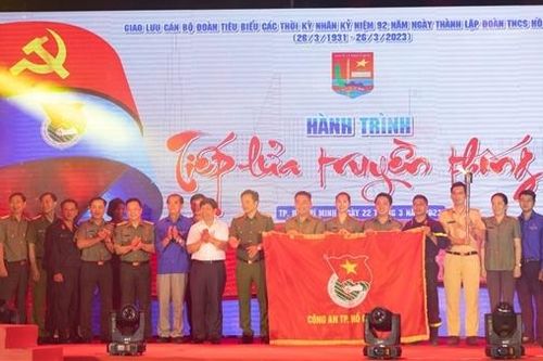 Công an TP Hồ Chí Minh với chương trình 'Tiếp lửa truyền thống'
