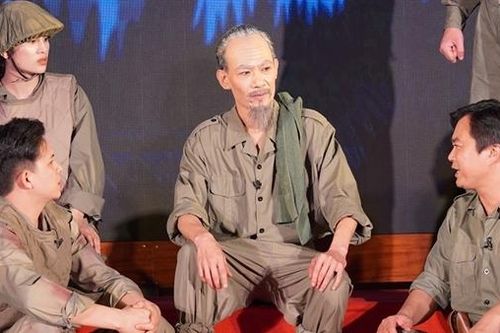 'Hành trình Xuân Biên giới 2023' đưa kịch nói đến với đồng bào, chiến sĩ vùng biên cương