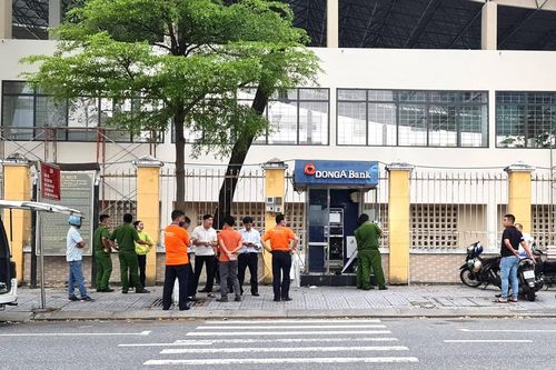 Truy tìm kẻ đập phá cây ATM giữa trung tâm Đà Nẵng để trộm tiền