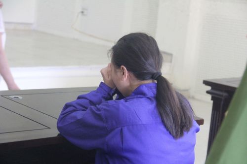 Gây ra 4 vụ án, người phụ nữ bật khóc khi nhận mức án hơn 20 năm tù