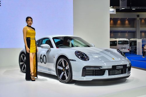 Cận cảnh Porsche 911 Sport Classic sắp về tay Nguyễn Quốc Cường