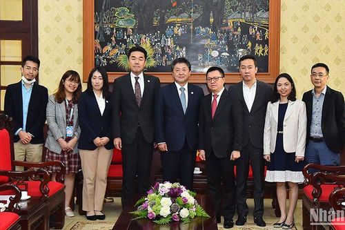 Tổng Biên tập Báo Nhân Dân Lê Quốc Minh tiếp đại diện JICA tại Việt Nam