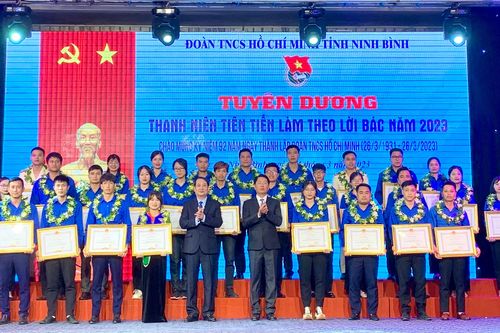 Tuyên dương thanh niên Ninh Bình tiêu biểu làm theo lời Bác