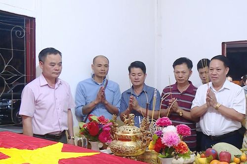 Cộng đồng người Việt Nam tại Oudomxay (Bắc Lào) tri ân các anh hùng liệt sĩ