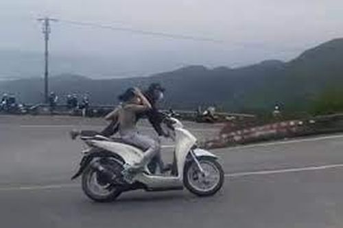 Khởi tố cặp vợ chồng 'diễn xiếc' trên đèo Hải Vân